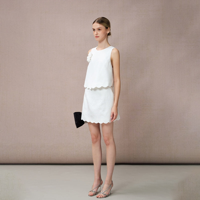 WHITE SCALLOPED EDGE SKIRT
